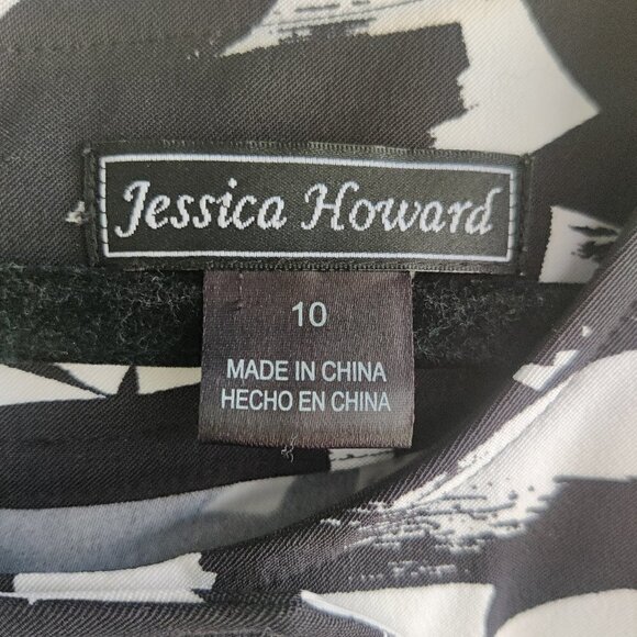 Dress in Black & White, Round Halter Neck with a Large Button at neckline. SZ 10 - Picture 4 of 4